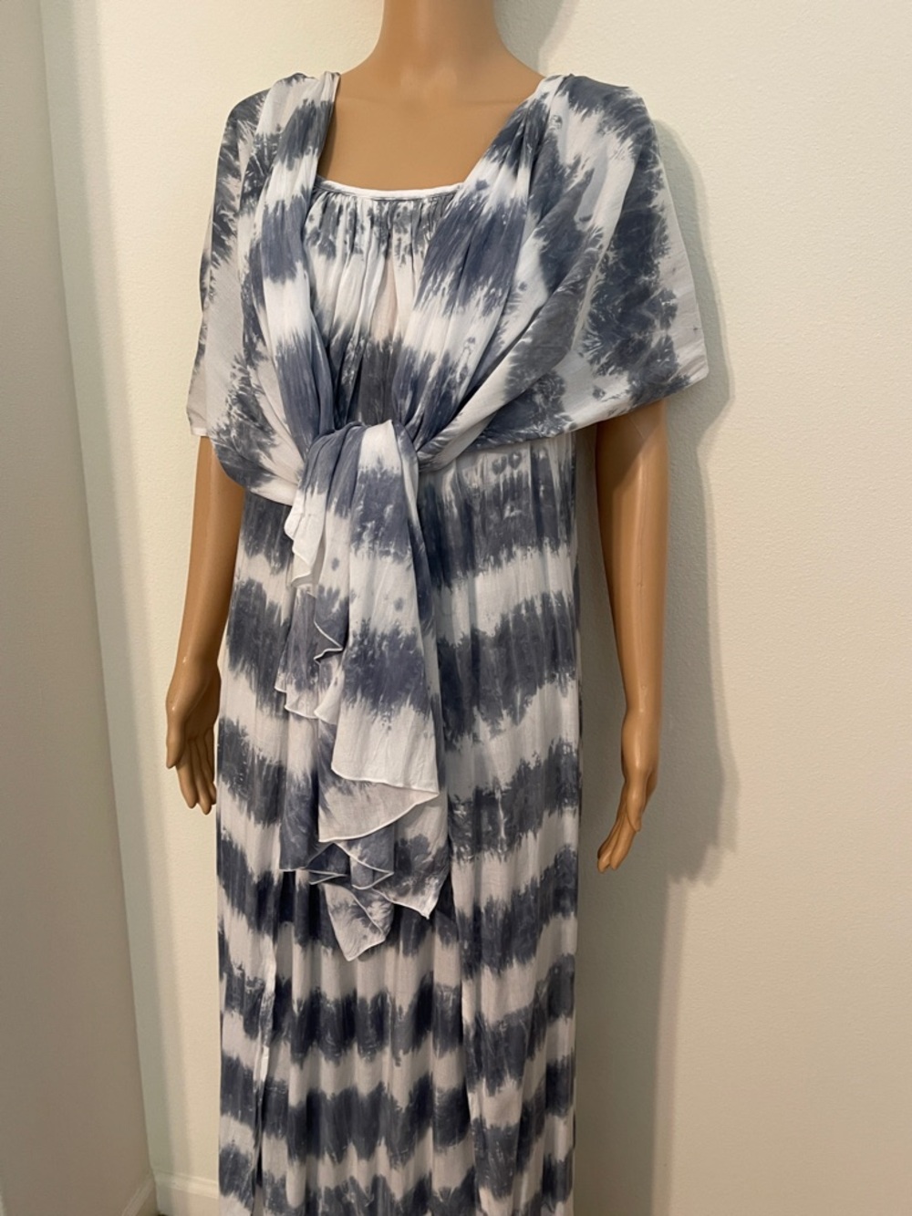 NWOT Unique Multi-Way Wear Maxi Dress